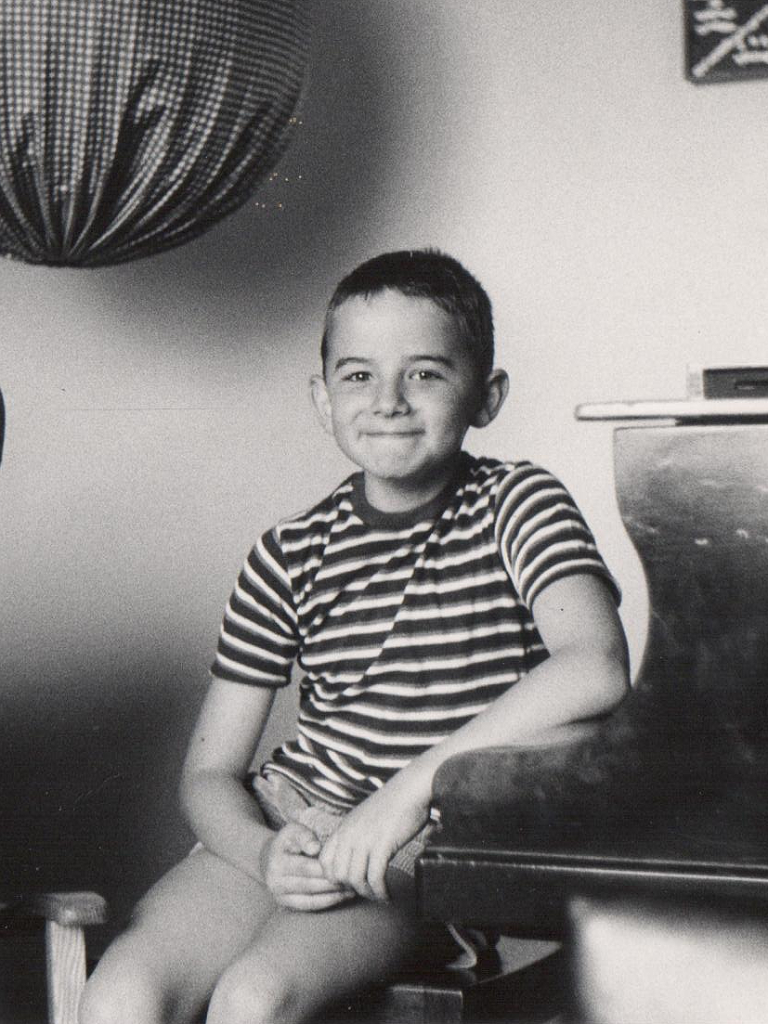 Erste Klavierversuche